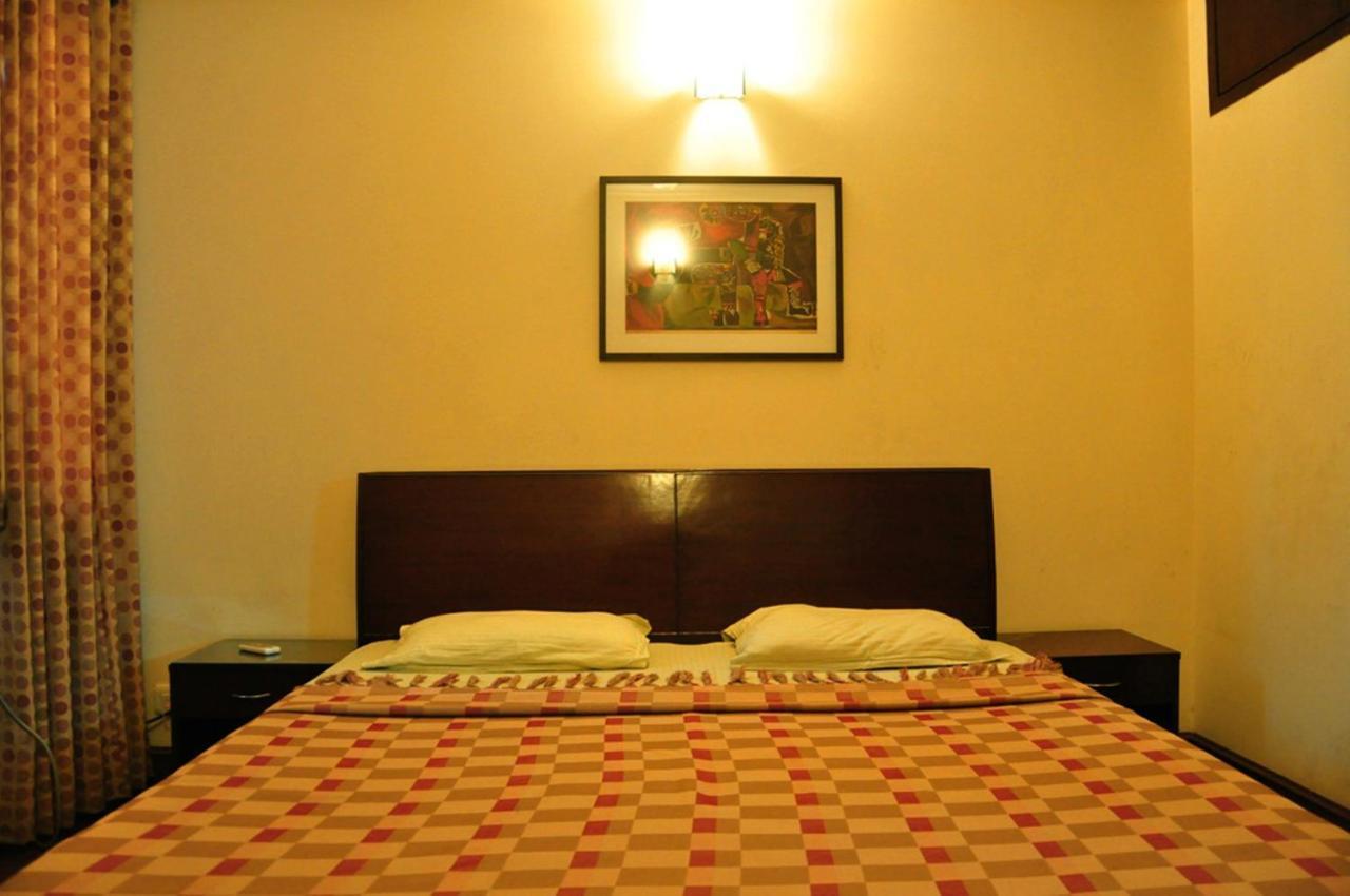 2Bhk Comfortable Furnished Serviced Apartments In Hauz Khas - Woodpecker Apartments New Delhi Kamer foto